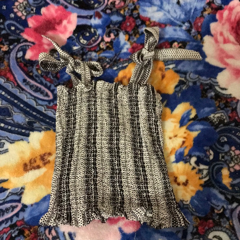 black & white crop top